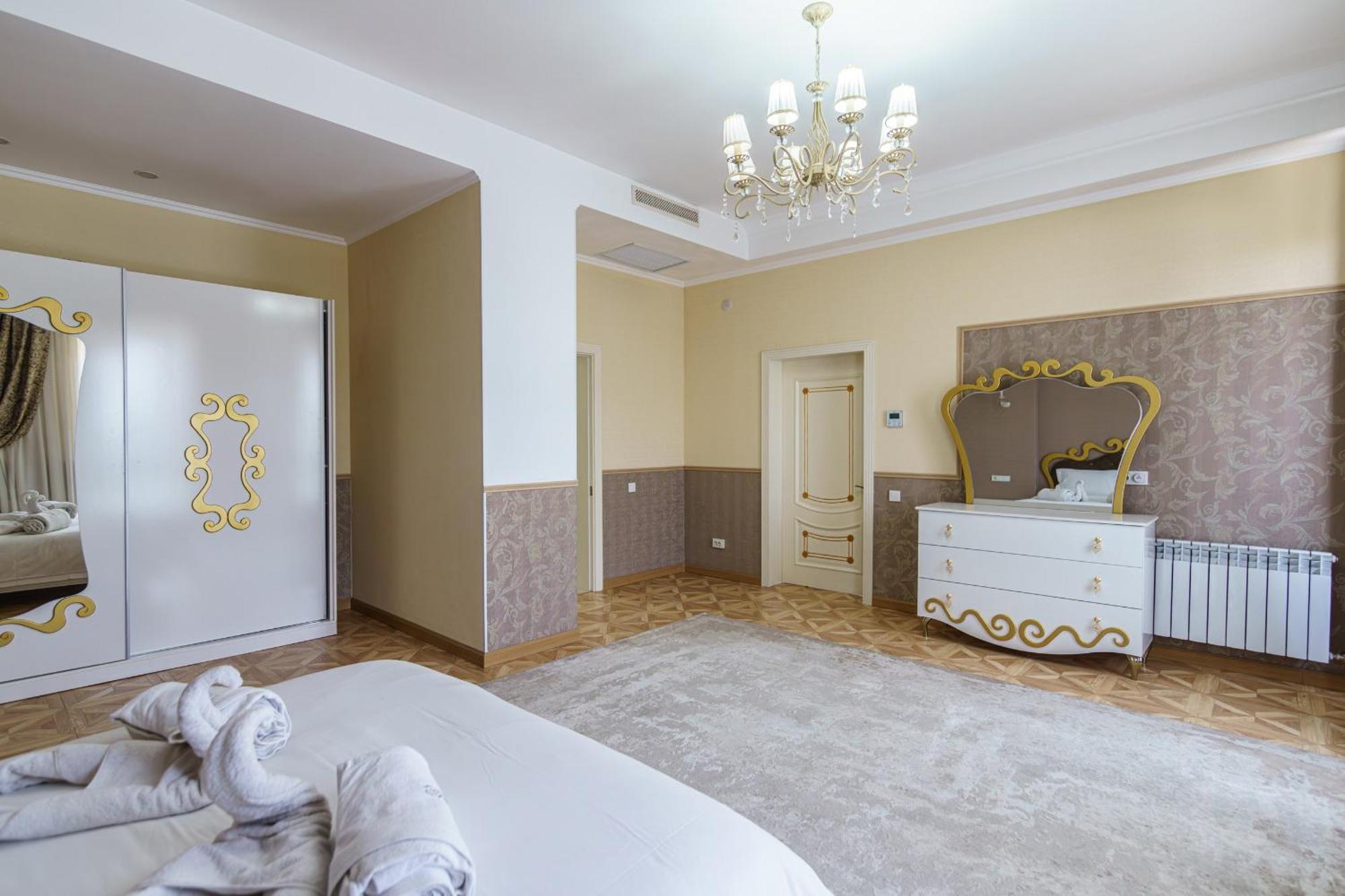 Park Hotel al Bustan Shymkent Bagian luar foto